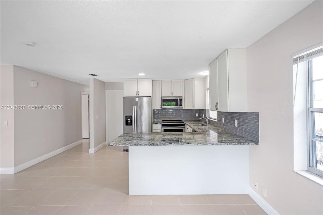 For Sale: $485,000 (3 beds, 2 baths, 1305 Square Feet)