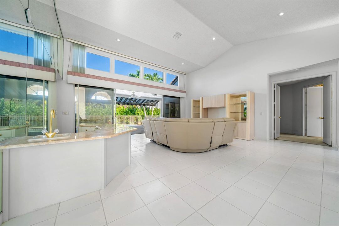008-17557CharnwoodDrive-BocaRaton-FL-334