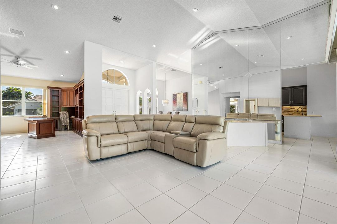 011-17557CharnwoodDrive-BocaRaton-FL-334