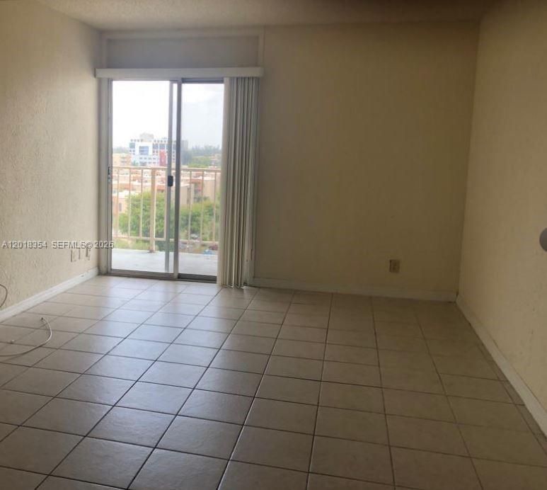 В аренду: $1,700 (1 спален, 1 ванн, 598 Квадратных фут)