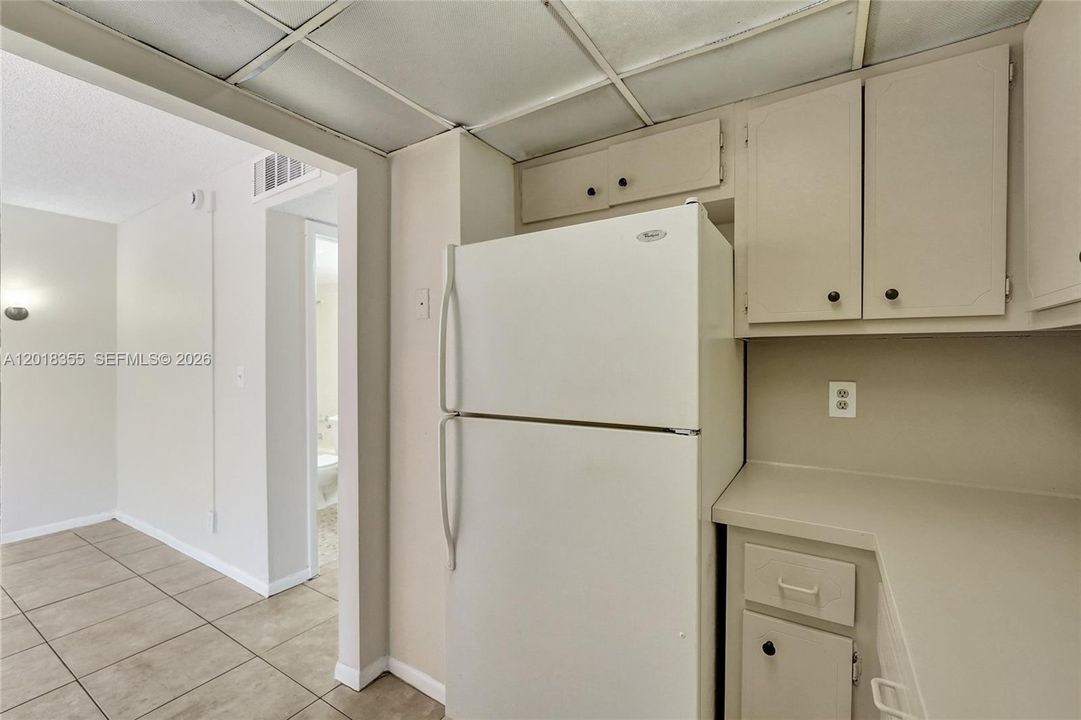 For Sale: $154,900 (2 beds, 2 baths, 1040 Square Feet)