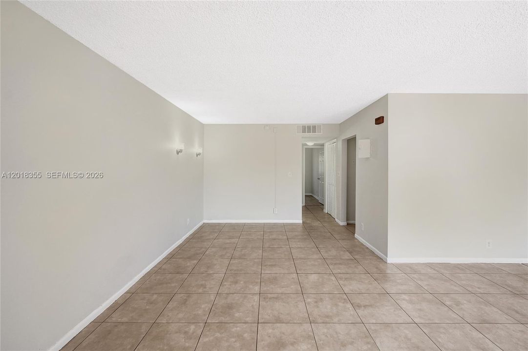 For Sale: $154,900 (2 beds, 2 baths, 1040 Square Feet)
