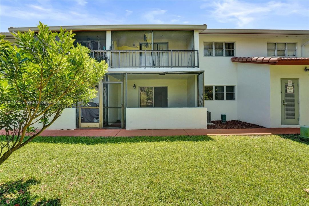 For Sale: $154,900 (2 beds, 2 baths, 1040 Square Feet)