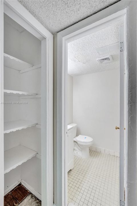 For Sale: $154,900 (2 beds, 2 baths, 1040 Square Feet)