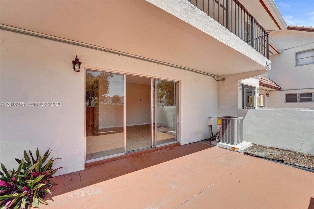 For Sale: $154,900 (2 beds, 2 baths, 1040 Square Feet)