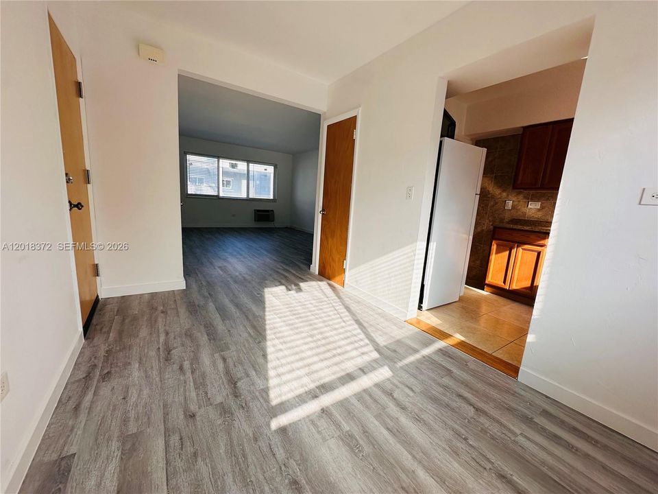 Activo con contrato: $2,400 (2 camas, 2 baños, 1100 Pies cuadrados)