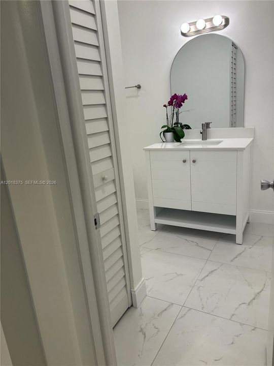Active With Contract: $1,850 (1 beds, 1 baths, 679 Square Feet)