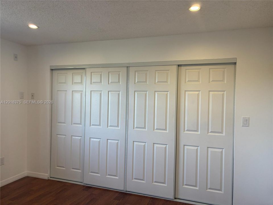 Active With Contract: $1,850 (1 beds, 1 baths, 679 Square Feet)