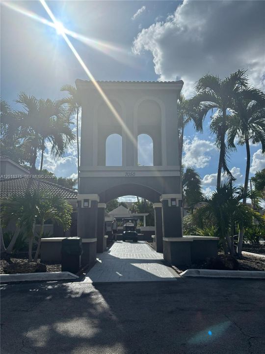Active With Contract: $1,850 (1 beds, 1 baths, 679 Square Feet)