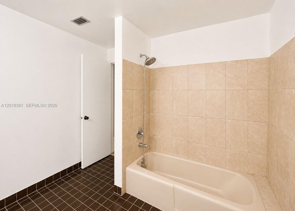 For Sale: $705,000 (4 beds, 3 baths, 1952 Square Feet)