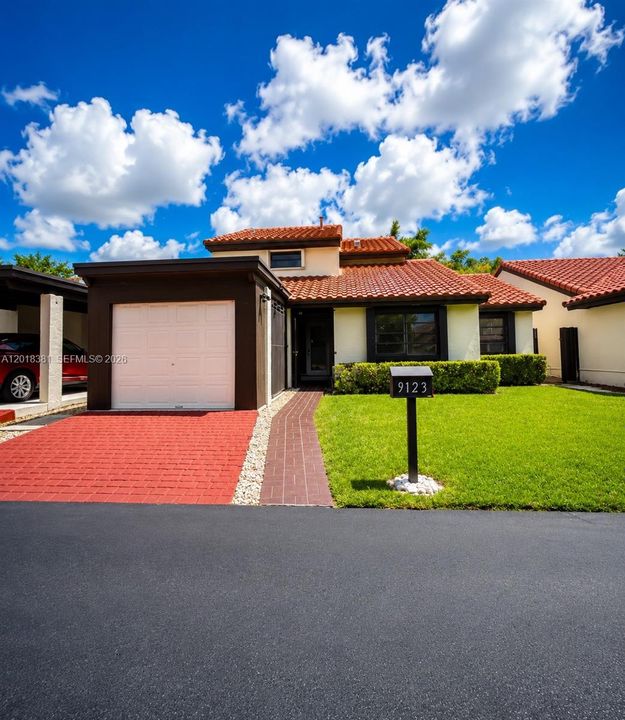 For Sale: $705,000 (4 beds, 3 baths, 1952 Square Feet)