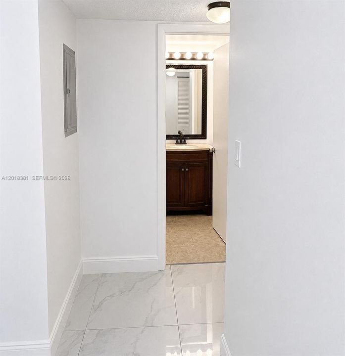 For Sale: $705,000 (4 beds, 3 baths, 1952 Square Feet)