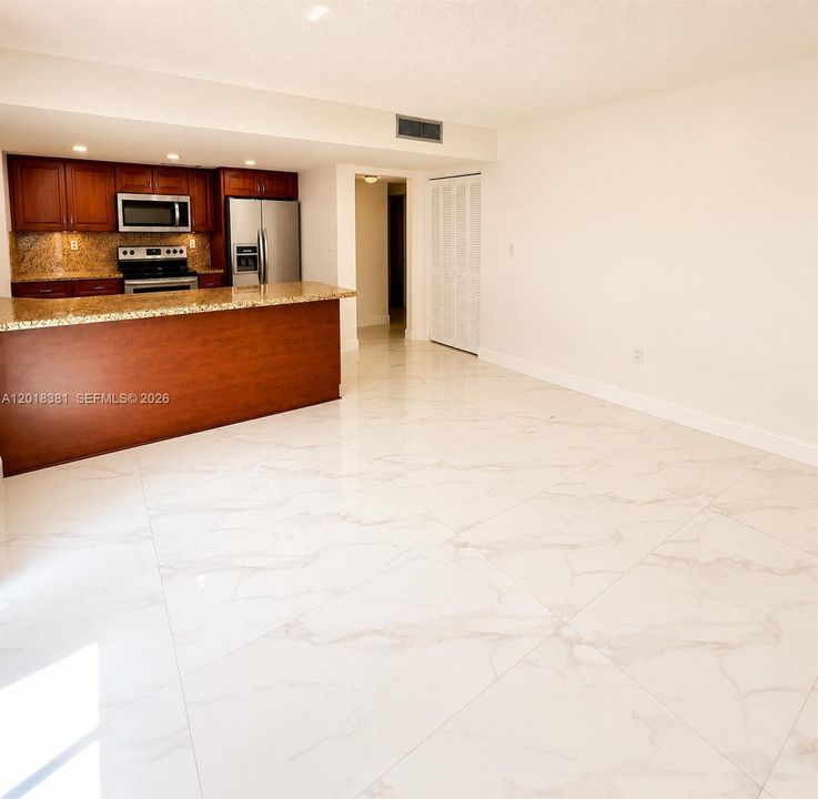 For Sale: $705,000 (4 beds, 3 baths, 1952 Square Feet)
