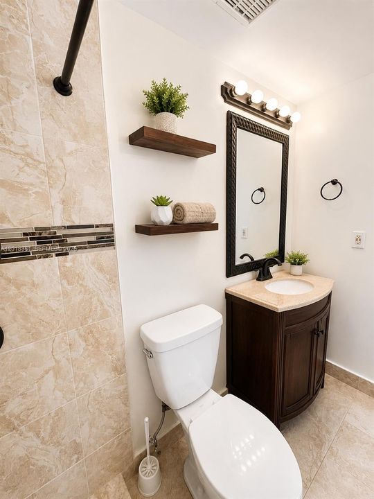 For Sale: $705,000 (4 beds, 3 baths, 1952 Square Feet)