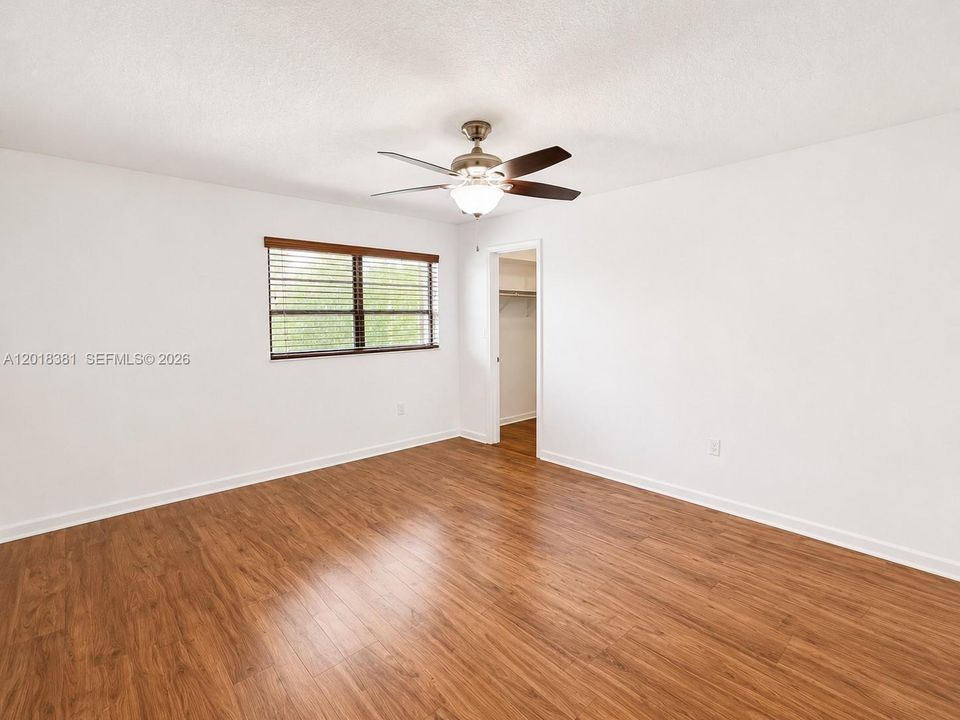 For Sale: $705,000 (4 beds, 3 baths, 1952 Square Feet)