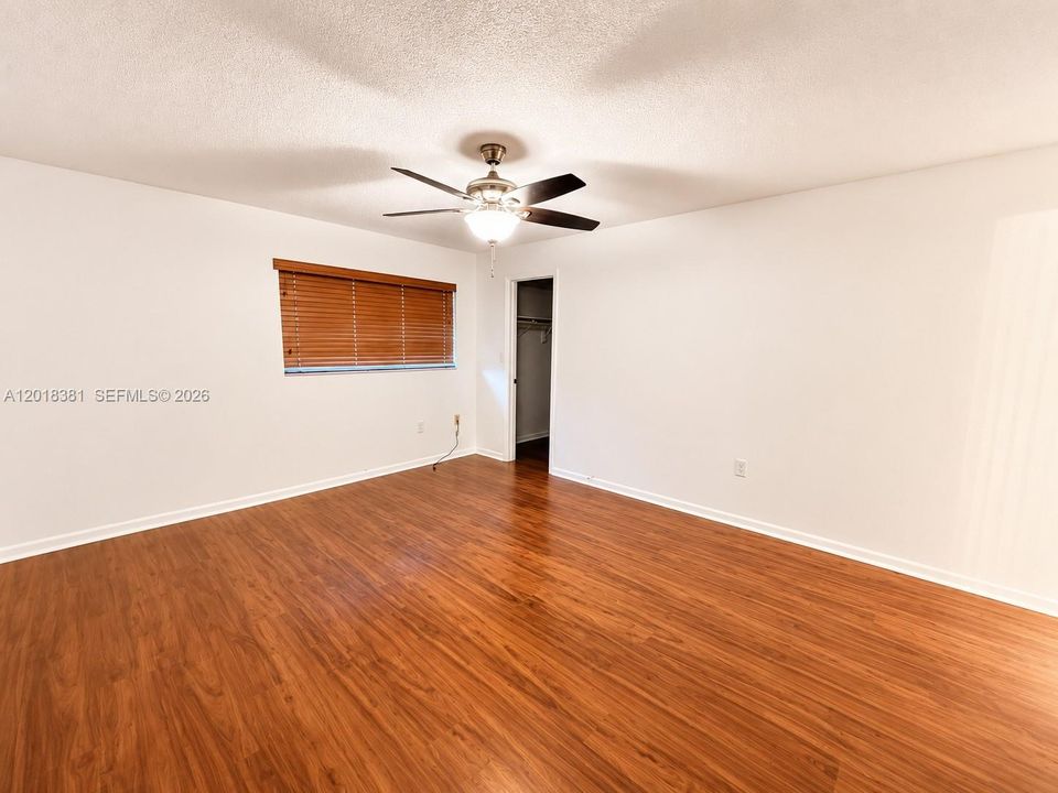 For Sale: $705,000 (4 beds, 3 baths, 1952 Square Feet)