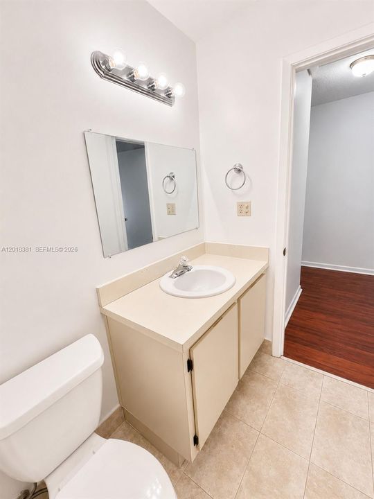 For Sale: $705,000 (4 beds, 3 baths, 1952 Square Feet)