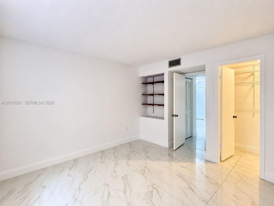 For Sale: $705,000 (4 beds, 3 baths, 1952 Square Feet)