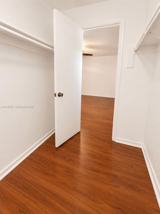 For Sale: $705,000 (4 beds, 3 baths, 1952 Square Feet)