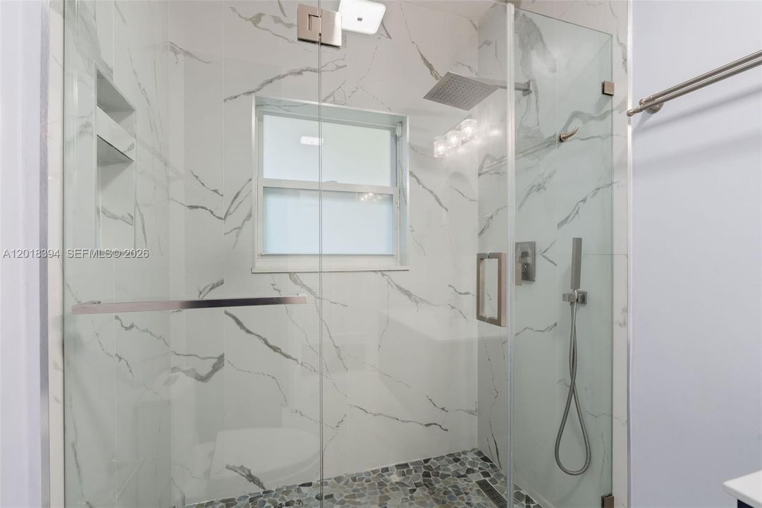 На продажу: $2,499,000 (3 спален, 2 ванн, 1580 Квадратных фут)