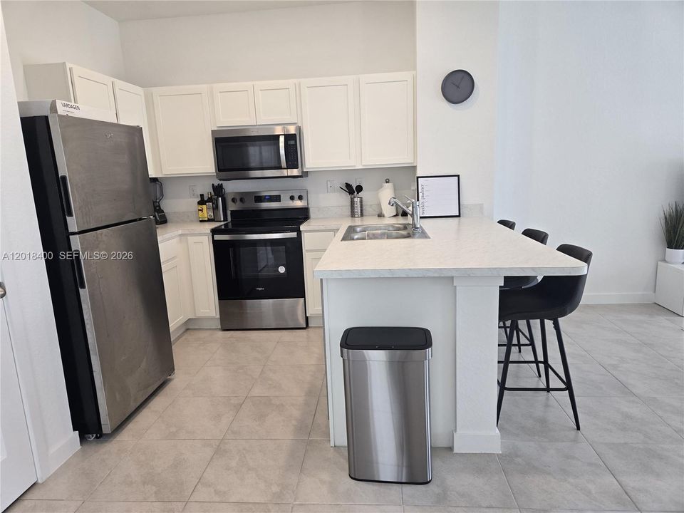 For Rent: $3,500 (3 beds, 2 baths, 1621 Square Feet)