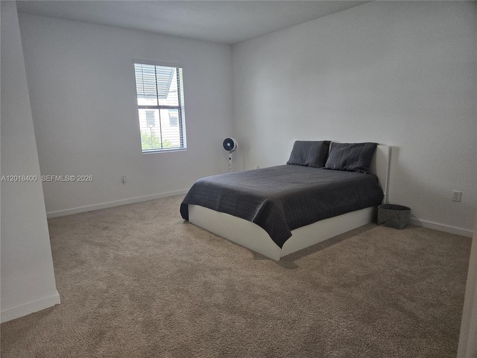 For Rent: $3,500 (3 beds, 2 baths, 1621 Square Feet)