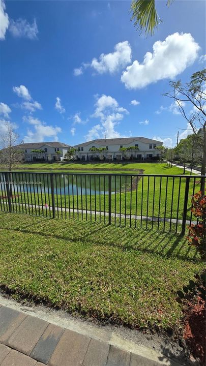 For Rent: $3,500 (3 beds, 2 baths, 1621 Square Feet)