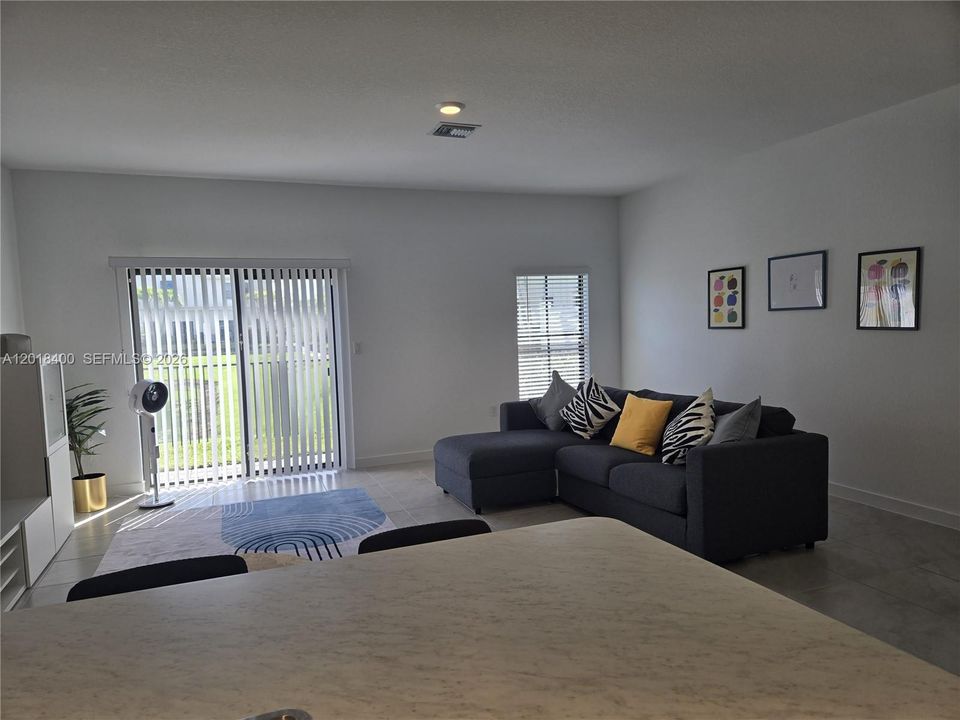 For Rent: $3,500 (3 beds, 2 baths, 1621 Square Feet)