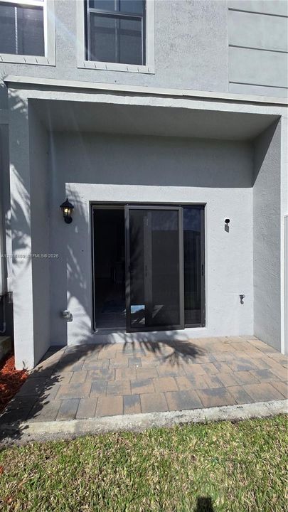 For Rent: $3,500 (3 beds, 2 baths, 1621 Square Feet)