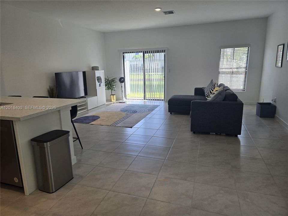 For Rent: $3,500 (3 beds, 2 baths, 1621 Square Feet)
