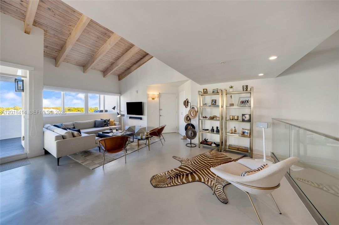 For Rent: $10,800 (3 beds, 2 baths, 1730 Square Feet)