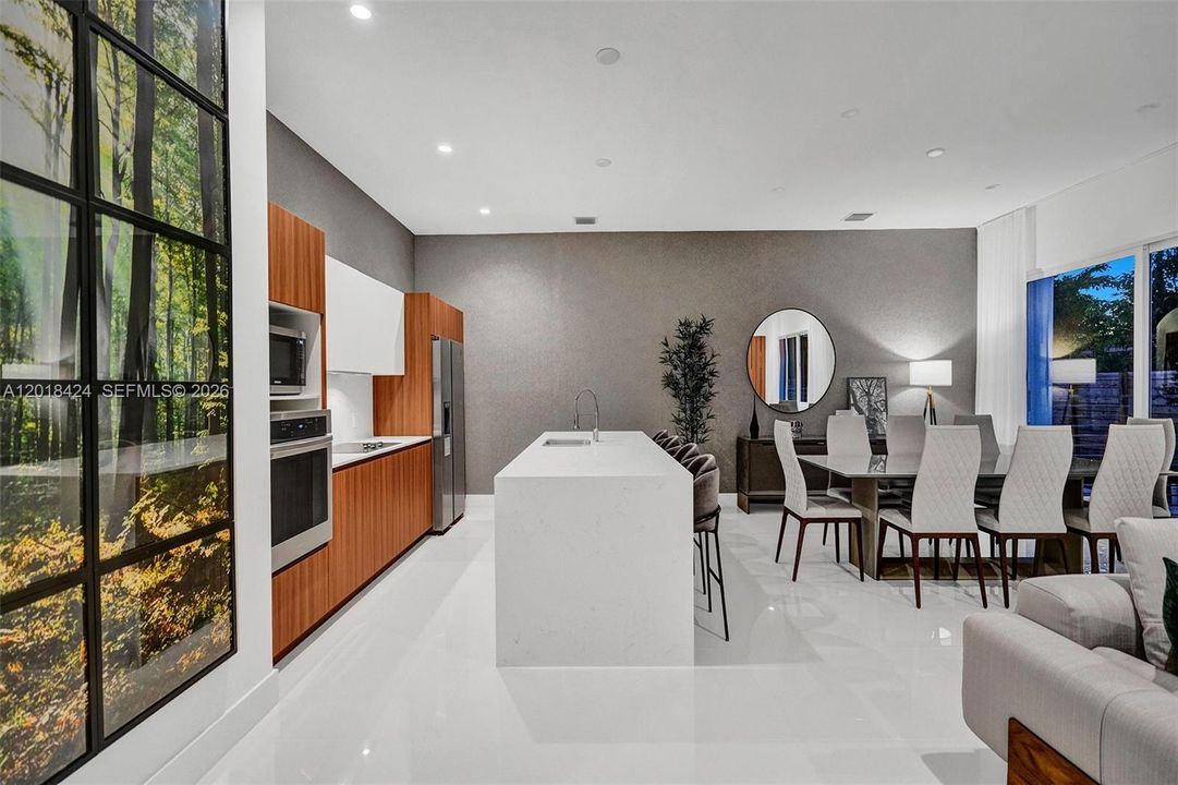 En Venta: $975,000 (3 camas, 3 baños, 2036 Pies cuadrados)