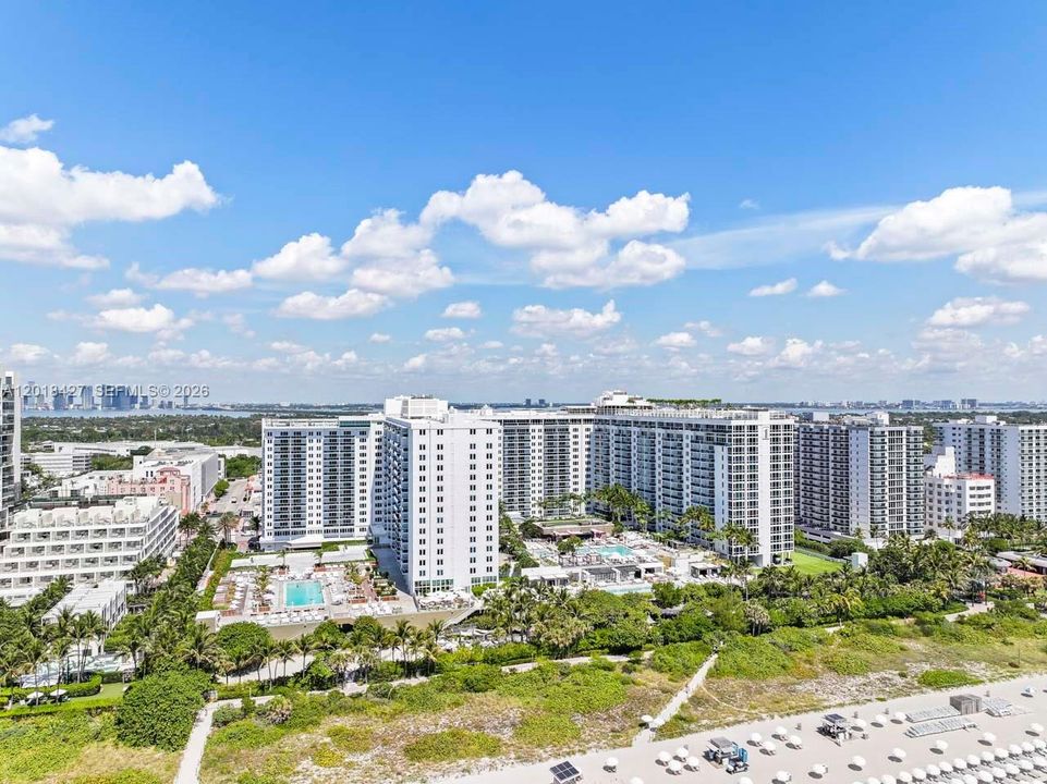 For Sale: $1,125,000 (1 beds, 1 baths, 880 Square Feet)