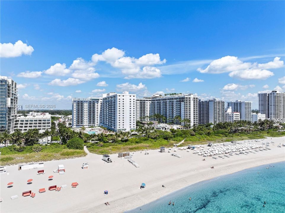 For Sale: $1,125,000 (1 beds, 1 baths, 880 Square Feet)