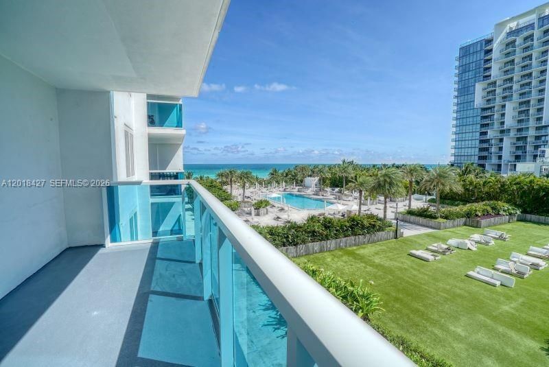 For Sale: $1,125,000 (1 beds, 1 baths, 880 Square Feet)