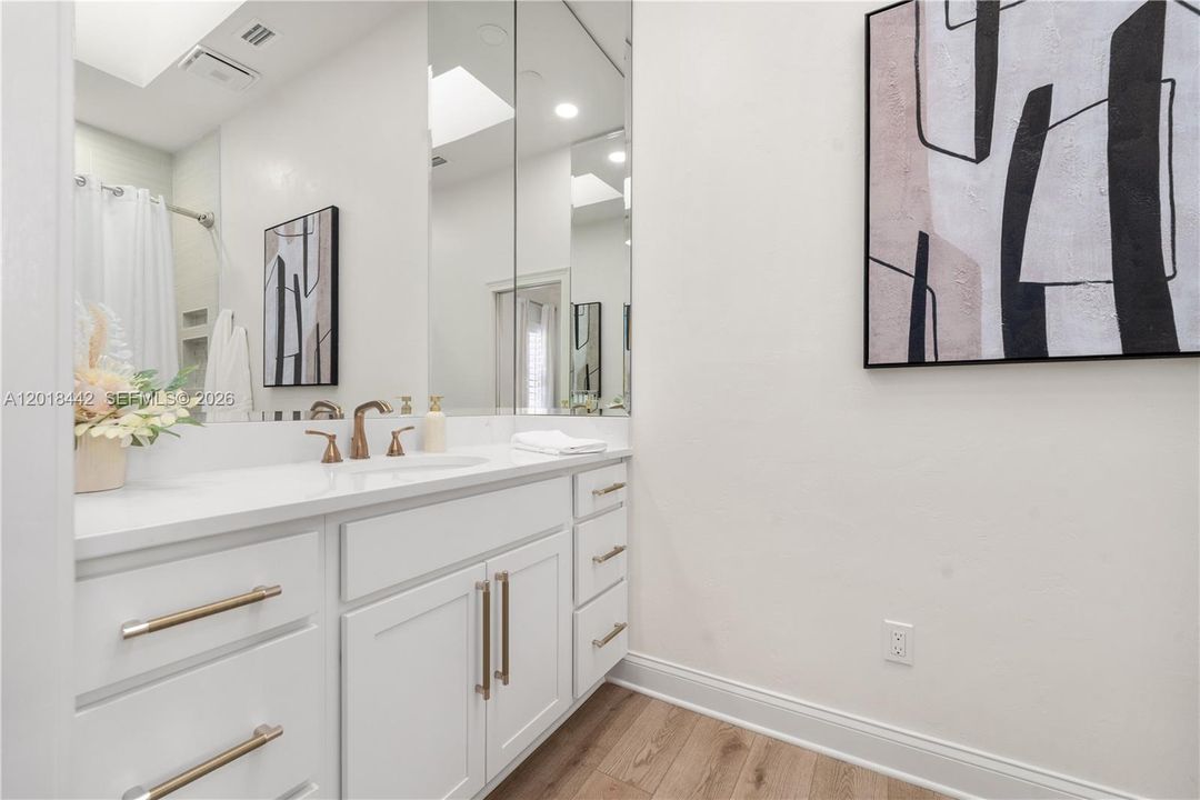 For Sale: $2,000,000 (5 beds, 5 baths, 0 Square Feet)