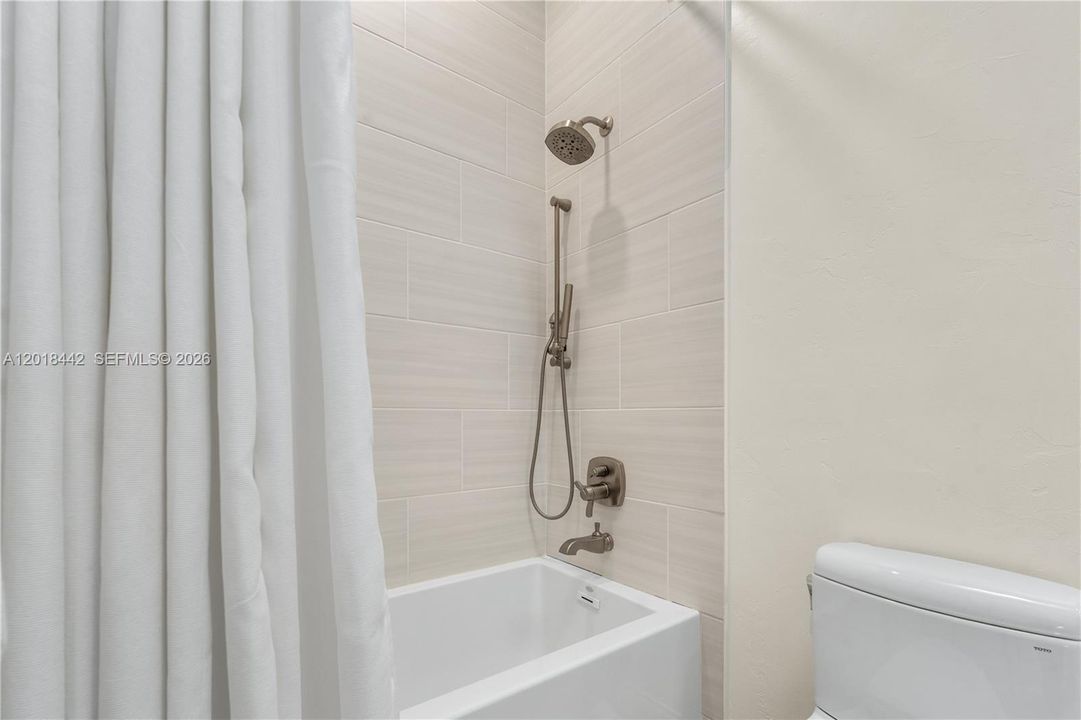 For Sale: $2,000,000 (5 beds, 5 baths, 0 Square Feet)