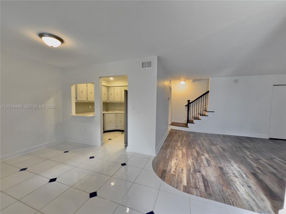 For Rent: $2,300 (2 beds, 1 baths, 1104 Square Feet)