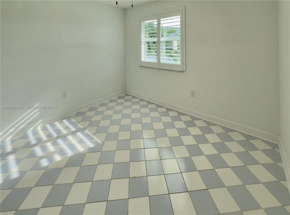 For Rent: $2,300 (2 beds, 1 baths, 1104 Square Feet)