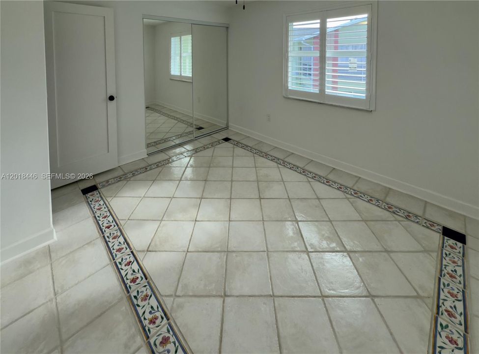 For Rent: $2,300 (2 beds, 1 baths, 1104 Square Feet)