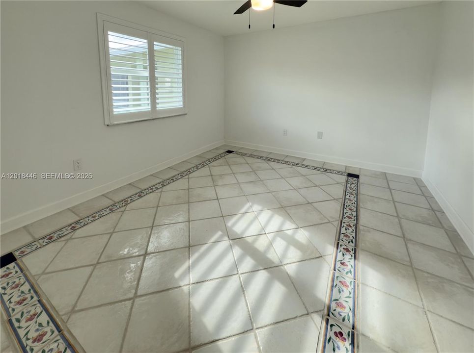 For Rent: $2,300 (2 beds, 1 baths, 1104 Square Feet)