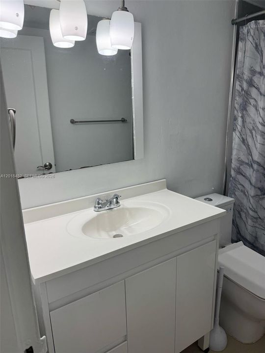 For Sale: $260,000 (2 beds, 2 baths, 963 Square Feet)