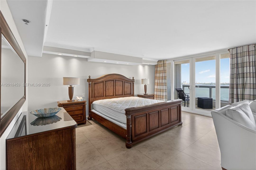 Active With Contract: $7,500 (3 beds, 3 baths, 2780 Square Feet)