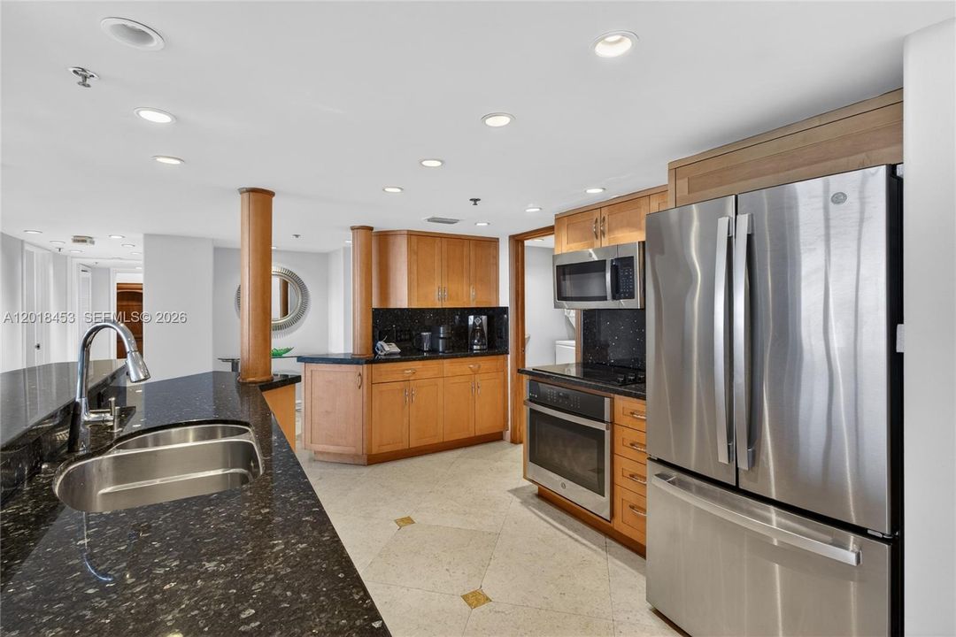 Active With Contract: $7,500 (3 beds, 3 baths, 2780 Square Feet)