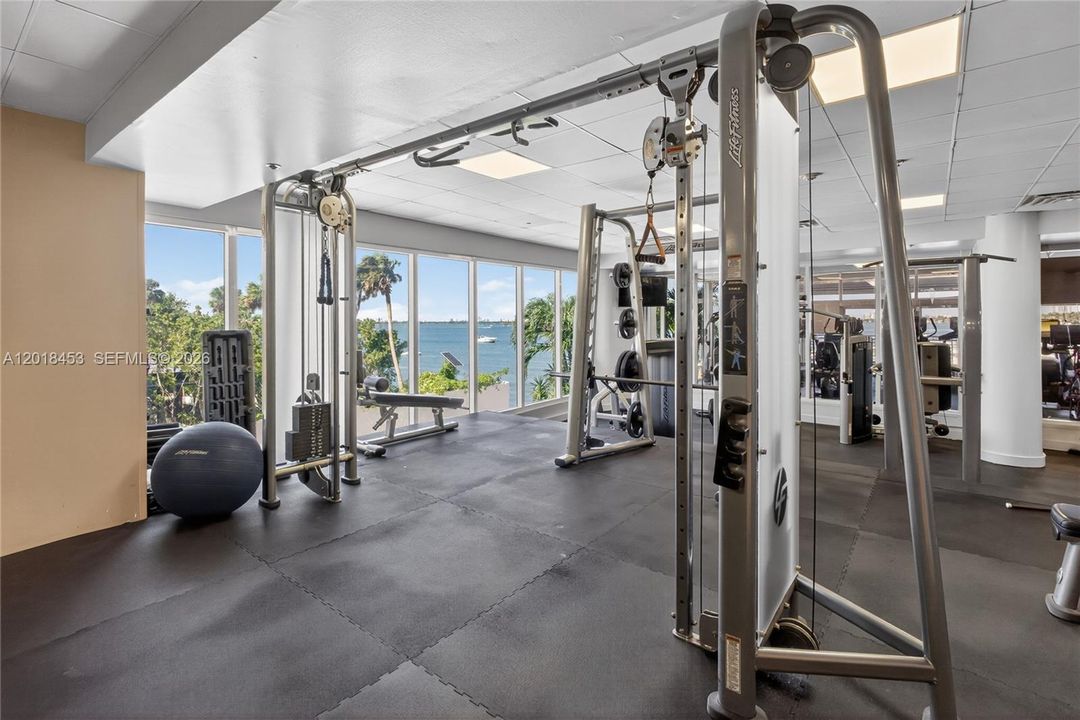 Active With Contract: $7,500 (3 beds, 3 baths, 2780 Square Feet)
