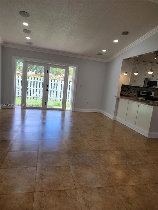 Active With Contract: $3,500 (3 beds, 2 baths, 1360 Square Feet)