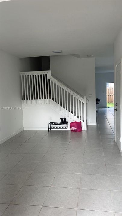 Active With Contract: $3,400 (3 beds, 2 baths, 1827 Square Feet)