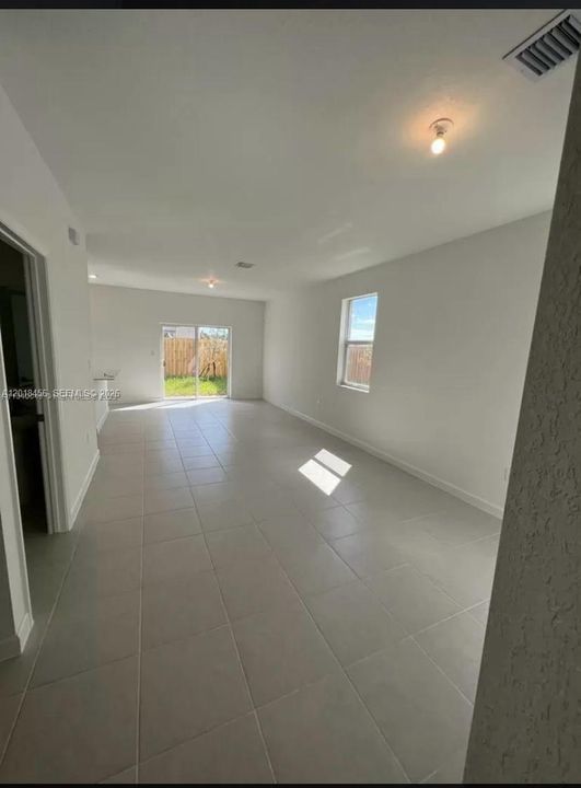 Active With Contract: $3,400 (3 beds, 2 baths, 1827 Square Feet)