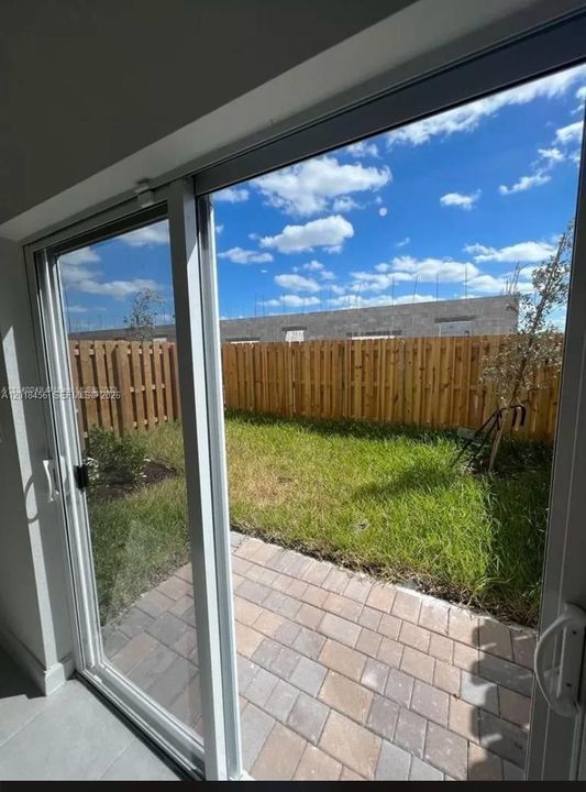 Active With Contract: $3,400 (3 beds, 2 baths, 1827 Square Feet)