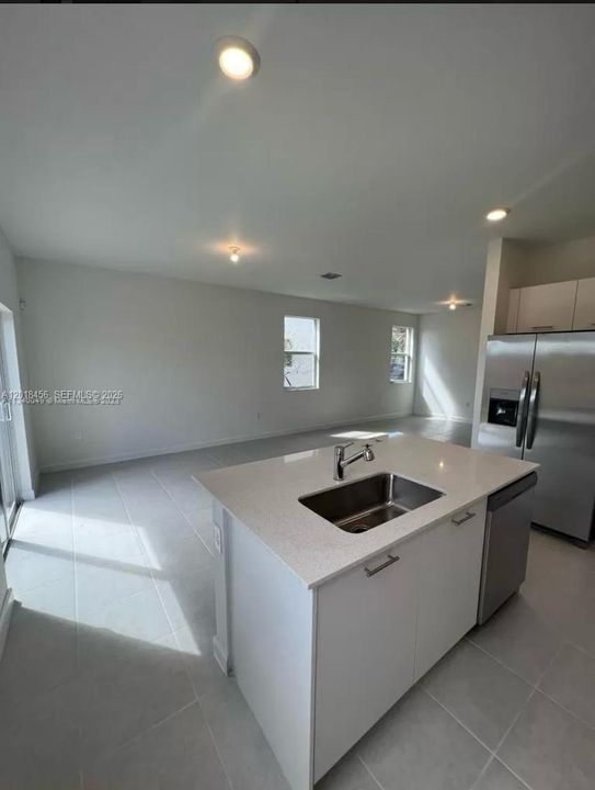 Active With Contract: $3,400 (3 beds, 2 baths, 1827 Square Feet)